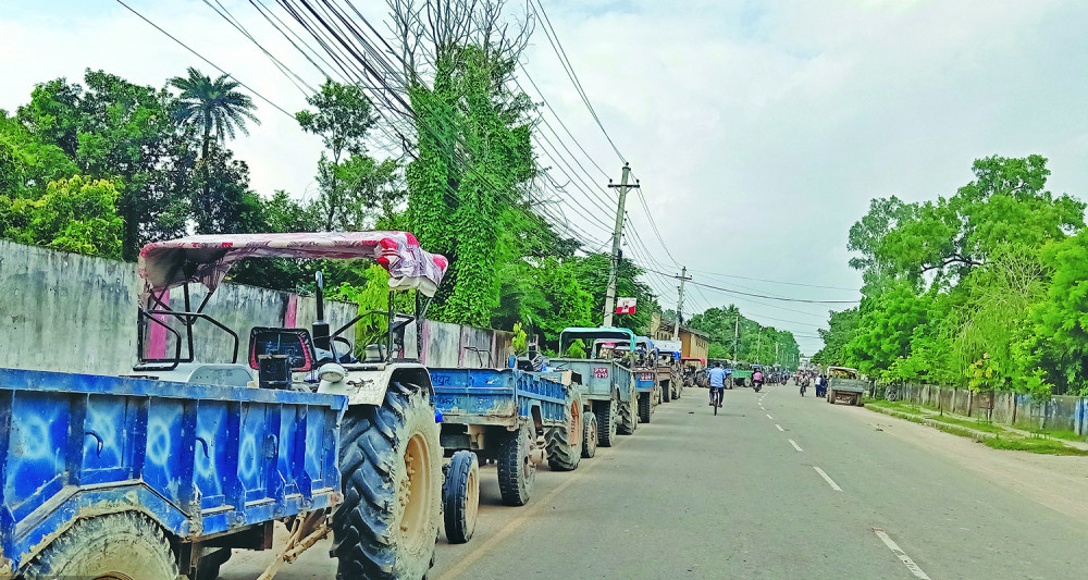 धनुषाका सहकारी मल किन्न तीन दिनदेखि लाइनमा